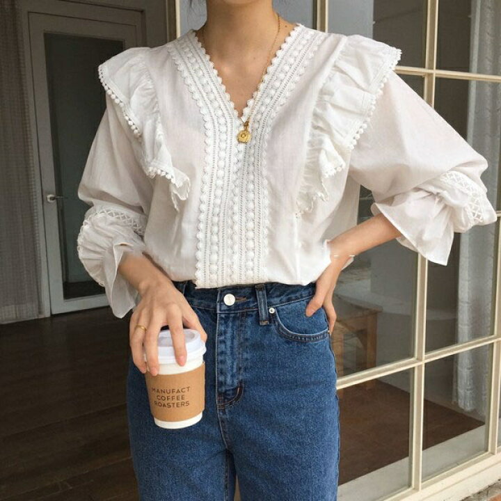 楽天市場 フリル シャツ ブラウス レディース トップス 長袖 白ブラウス レース 肩フリル Vネック ベルスリーブ 韓国 ファッション 春 秋 白 シンプル カジュアル おしゃれ 上品 大人可愛い デート服 ｌｅａｐ