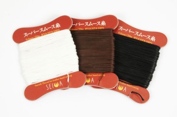 ロウ引きされたポリエステル製の組み紐。糸の太さ：約0.6 mm スーパースムース糸 (SEIWA) 全3色 レザークラフト クラフト 手芸 ハンドメイド 材料 糸 手縫い セイワ 誠和