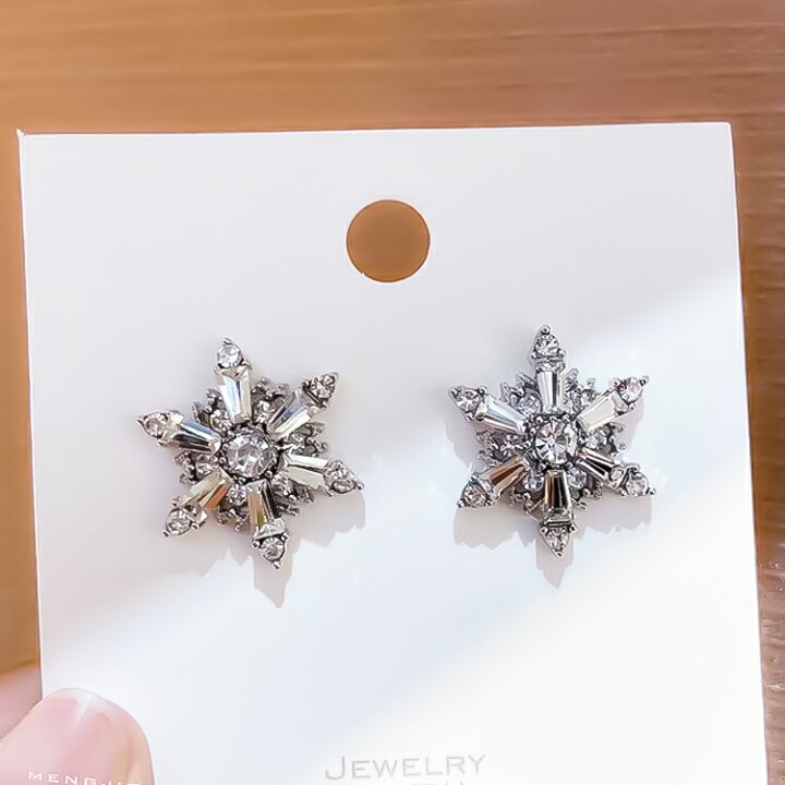 楽天市場】雪の結晶 ピアス 結晶 雪 冬 大ぶりピアス ビジュー 