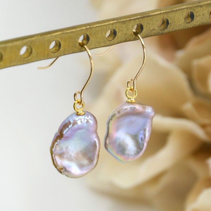 No.472 淡水パール 虹色 メタリック ケシパール ペタル 花びら ピアス 