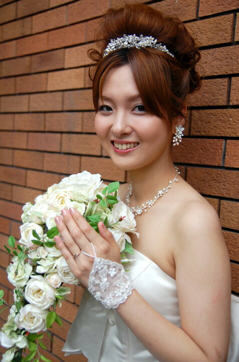 楽天市場 Sale 4 400 ブライダルアクセサリー ネックレス イヤリング プリティブロッサム アクセサリー ビジュー 結婚式 ウェディング ウエディング ブライダル 花嫁 おしゃれ ウェディングドレス カラードレス パール 披露宴 海外挙式 ラインストーン 淡水