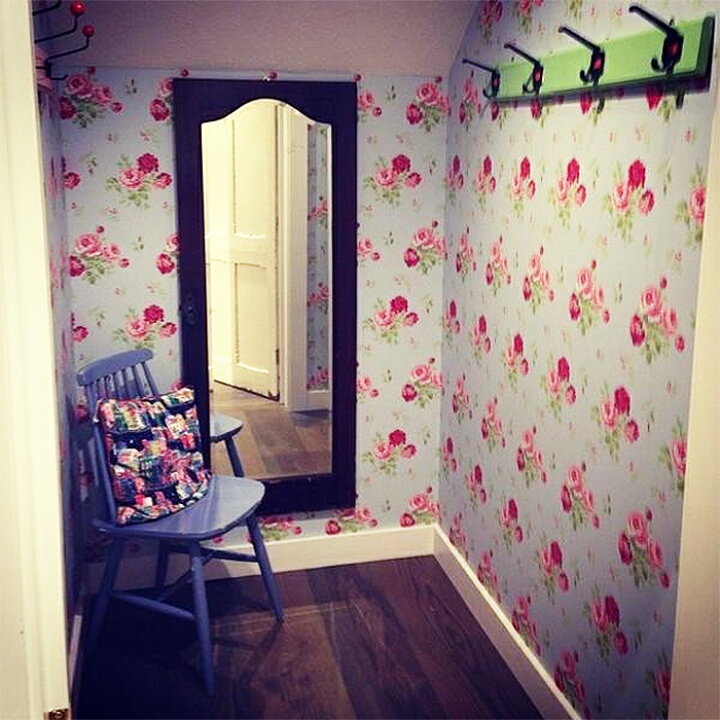 楽天市場 キャスキッドソン 壁紙 ウォールペーパー アンティークローズブーケットブルー Wall Paper 10m 52cm ノリ無しタイプ あす楽 対応 レオーネ神戸