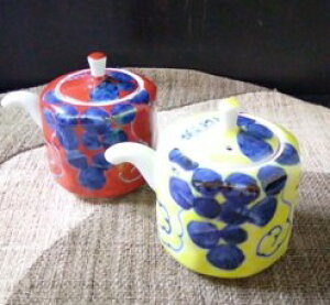 ラッピング無料!有田焼そうた窯 ブド汁次(しょうゆ差し)ブドウ汁次/赤、黄