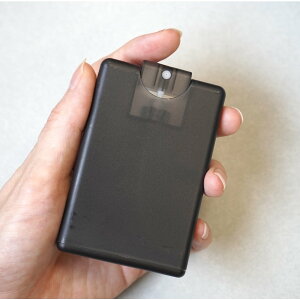 【スプレー容器】20ml カード型 ブラック ポリプロピレン カード型 アルコール 消毒除菌 エタノール 霧吹き 携帯 詰替容器 旅行 持ち運び ミスト 持ち歩き コスメ 化粧水