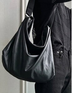[COSYHARU] Venta Leather Crossbody Bag