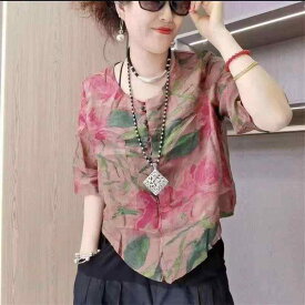 春 コーデ レディース ファッション オシャレ カワイイ シンプル きれいめ ナチュラル 上品カジュアル 婦人服 花柄 プリント 半袖 シャツ 夏 カジュアル 快適