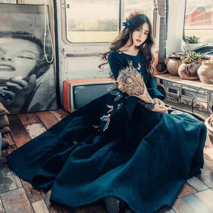 楽天市場】蝶刺繍フレアスリーブ長袖ロングワンピース □ ワンピース  