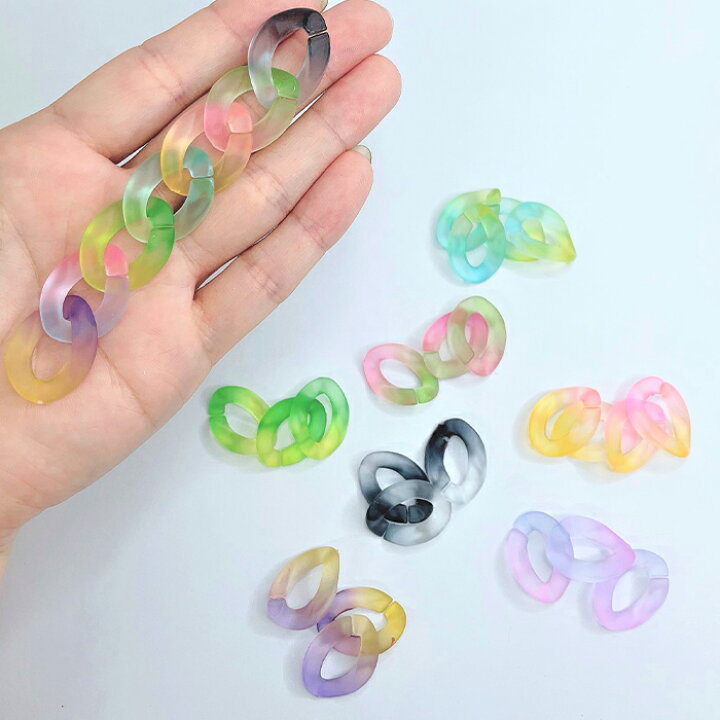 楽天市場 プラスチック パーツ キーホルダー チェーン 10個 可愛い グラデーション カラー マッド 繋げる プラ マスクチェーン ピアス アクセサリー ナスカン カニカン ネックレス レインボー キャンディ 軽量 ハンドメイドパーツ 雑貨 Lieben