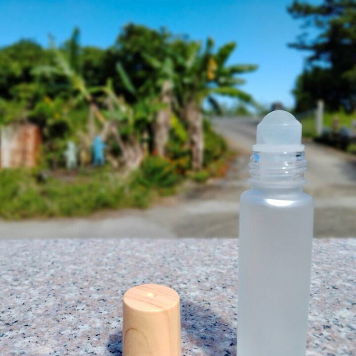 楽天市場 ロールオンボトル ロールオン 容器 アトマイザー １０本セット 10ml 増量 木目調 すりガラス 香水容器 アロマ容器 精油容器 オイル 容器 ネイルオイル容器 香水 香油 精油の製造販売専門店 Lc宮崎