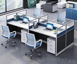 Eʊ]ƈȊȖЈȃJ[hțJ[hȎƈ֎q̑gݍ킹4lł