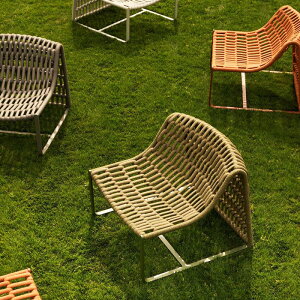 AEghA`FAfUCi[҂݃[ve[u\t@̃oRj[ق̈֎qVOzeOK[feXł