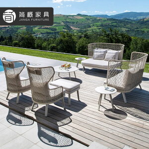 BK[f\t@[Ozeٕ҂݂̃\t@[ƈ֎qƃe[ȗgݍ킹W[̃oRj[1e[u2`FAƋł