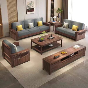 ӓ̖؂̖Cނ̃\t@̑gݍ킹ƒpڊԃe[uer̃Lrlbgz|̖Cނ̃\t@̃t@bV