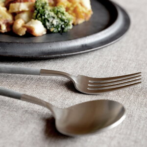 yK戵Xz N`|[ GOA fBi[ 2{Zbg O[ / Vo[ fBi[ tH[N Xv[ e1{ Cutipol SA Jg[