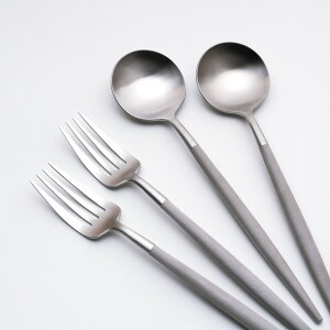 yK戵Xz N`|[ GOA fBi[ 4{Zbg EH[ O[ / Vo[ fBi[ tH[N Xv[ e2{ Cutipol SA Jg[ 4_Zbg