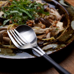 yK戵Xz N`|[ MIO fBi[ 2{Zbg ubN / Vo[ fBi[ tH[N Xv[ e1{ Cutipol ~I Jg[