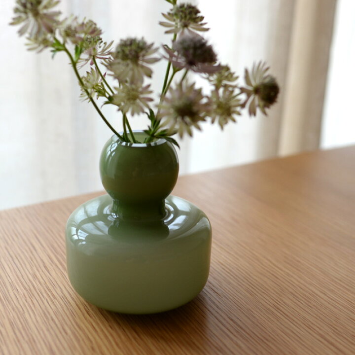 楽天市場 マリメッコ フラワーベース 601 オリーブオパール Marimekko 小さい 花瓶 オリーヴ グリーン 北欧 フィンランド 手吹きガラス 一輪挿し くらすかたち 楽天市場店