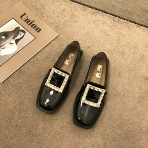 【送料無料】2023 AW 新作 スクエア ビジュー パテント ローファー