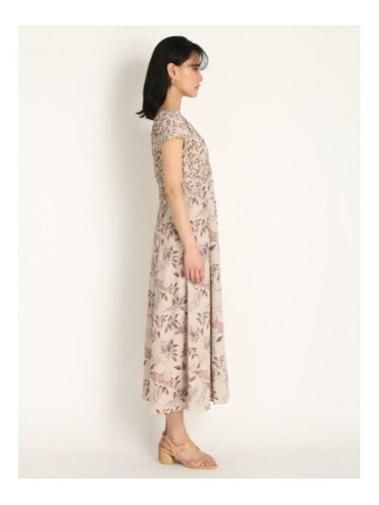 楽天市場 Rakuten Fashion Sale 45 Off ライオン柄ワンピース Lily Brown リリーブラウン ワンピース ロング ワンピース マキシワンピース ブラック ホワイト カーキ Rba E 送料無料 Lily Brown リリーブラウン
