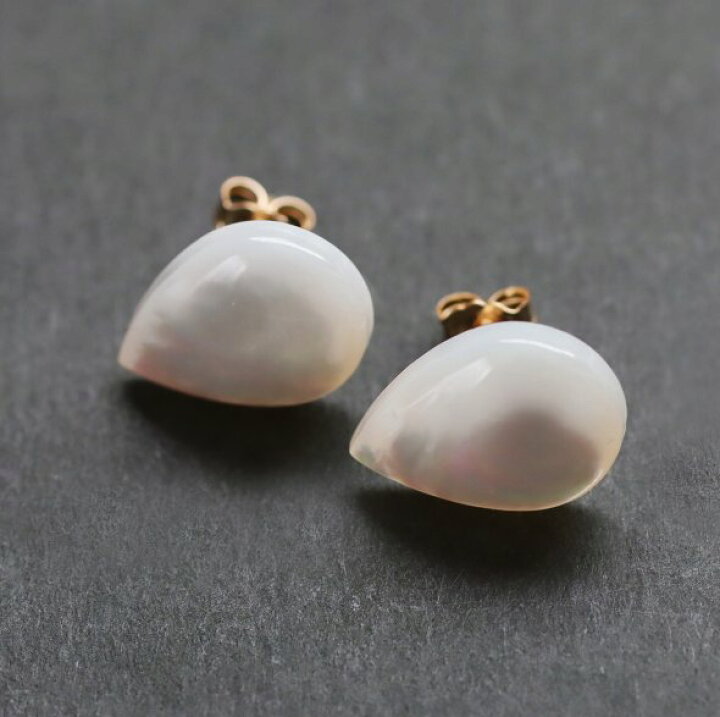 楽天市場】ホワイ ト シェル 一粒 ピアス（ペアシェイプ）スタッド 