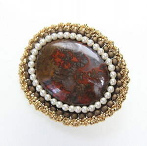 1点物 アゲート ビーズ 刺繍 ブローチ(オーバル)天然石 アクセサリー オリジナル ハンドメイド ジュエリー 手刺繍 手作り 繊細な手仕事 個性的 エレガント ナチュラルファッション