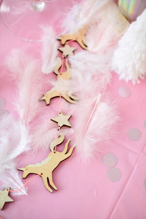 【MeriMeriメリメリ】木製ユニコーンと星のガーランドイリディセントグリッター【WoodenUnicornGarland】誕生日ホームパーティーインテリアガーランドバナー飾り付けクリスマスパーティーテーブルコーディネートChristmasXmasリトルレモネードあす楽