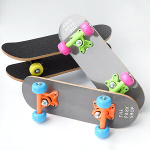 楽天市場 The Park Shop Parkboy スケートボード 全4色 ホワイト レッド ブルー イエロー Parkboy Skateboard White Red Blue Yellow キッズサイズ 子供用 スケボー インテリア 誕生日 ギフト プレゼント ショップディスプレイ あす楽 リトルレモネード リトル