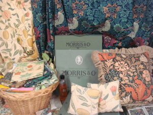 n EBAEX /J[en EBAX@William Morris 1ЁiW137cmj30cmȏAc10cmPʐnJbg̔