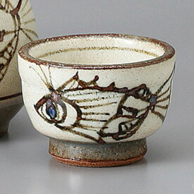 美濃焼 粉引唐草魚紋グイ呑 5.9×4.2cm