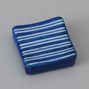 Z \p@u 2.9×2.9×1cm