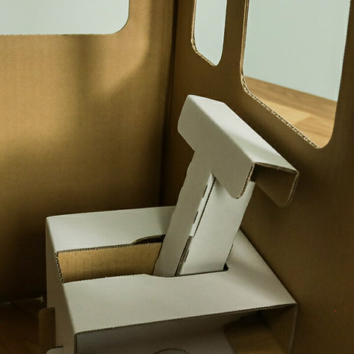 楽天市場 ダンボール 電車 ダンボール電車 組立 送料無料 玩具 おもちゃ 段ボール 秘密基地 運転手 動く 子ども こども 工作 ごっこ遊び 知育玩具 お絵描き 安全 リビングート 楽天市場店