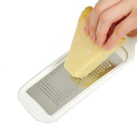 チーズおろし器 チーズロワイヤル エッチングチーズグレーター （ チーズ削り チーズグレーダー キッチンツール 調理器具 キッチン用品 チーズすり器 おろし金 下ろし器 おろし器 チーズおろし 便利グッズ ）