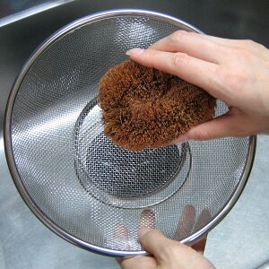 たわし ベストクオリティー パーム タワシ ザル まな板 木製品 ( 束子 コイアファイバー 天然素材 天然繊維 小型 俎板 ざる 根菜 泥 土 落とし 鉄フライパン 食器 洗い ブラシ こすり取る 掻