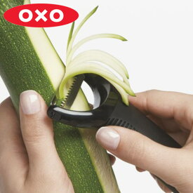 OXO　オクソー　千切りピーラー （ ピーラー 千切り スライサー 千切り器 皮むき器 キッチンツール ）