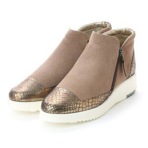 y{v / { / 3Ez B^m[@ VITA NOVA u[eB iOKSCj