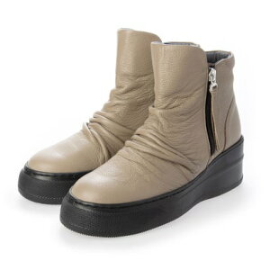 y{v / { / 4Ez B^m[@ VITA NOVA NbV[h\[ AEgt@Xi[fUC \tgJWA RtH[gu[c iDOKCj