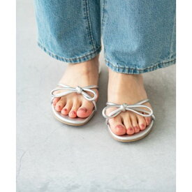 メヌエ Menue リボンフラットビーチサンダル （1140シルバーpu）