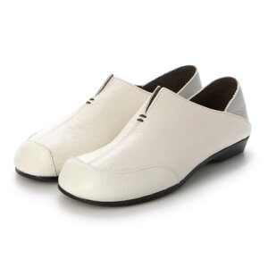 y{v / { / 3Ez B^m[@ VITA NOVA NbVo[\[ \tg JWAV[Yy3Ez iIVCj