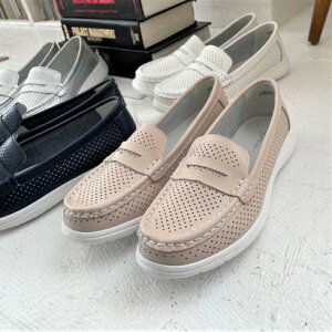 トミエコ Tomieco 本革 パンチングローファー 今シーズンのお勧めアイテムです (BEIGE)