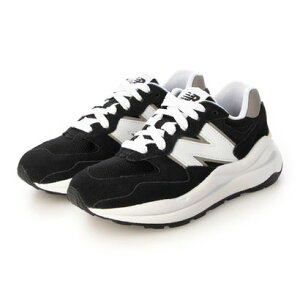 �j���[�o�����X New Balance NB M5740 CB �iBLACK�j