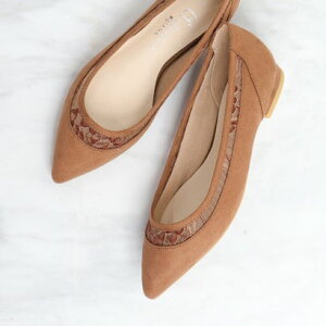 アルテミス バイ ダイアナ artemis by DIANA チュールレース ポインテッドトゥフラットシューズ (ブラウン合皮スエード)