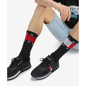 �g�~�[�W�[���Y TOMMY JEANS �yNET ViVi�f�ځz�r�b�O�t���b�O�\�b�N�X �i�u���b�N�j