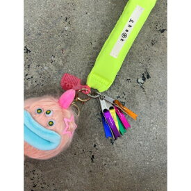 チーク cheek チーク monster hand strap（イエロー） （YE）