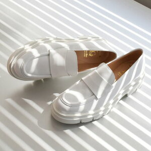 J ObV Luca Grossi ^N\[[t@[ izCgj