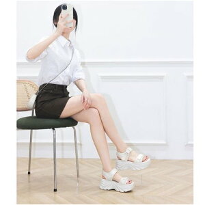 アンドカワイイ And Kawaii 厚底サンダル スニーカーサンダル マジックテープ ダブルベルト 滑り止め 軽量 美脚 脚長 シューズ (ホワイト)