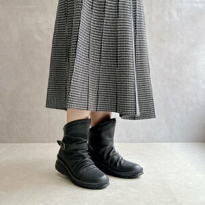 WFCGX n[g[x JS Heartlavel yʃV[OfUCXgbvU[u[c { iubNj