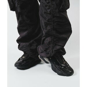 XeB[u }f STEVE MADDEN CXg[Xj[J[ iubNj