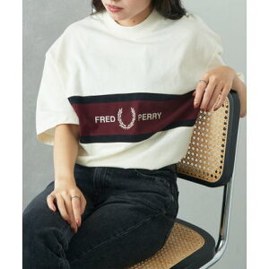 �t���b�h�y���[ FRED PERRY ��26SS ��s�\��̔����y���K�i�zEMBROIDERED PANEL T-SHIRT M2405 �i�I�t�z���C�g�j