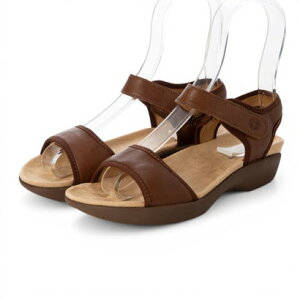 �n�b�V���p�s�[ Hush Puppies DORRI QTR STRAP-SADDLE BROWN LEATHER �iBROWN�j
