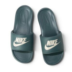 �i�C�L NIKE �����Y �V�����[�T���_�� VICTORI ONE_M_26SS �i�C�L �r�N�g���[ ���� �X���C�h CN9675304 �i�u���[�j